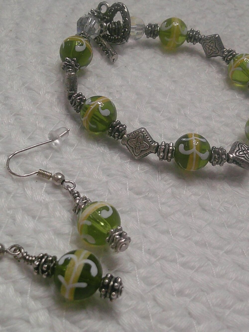 Whimsical GREEN GLASS SWIRL BEADS Handmade Silver Bracelet & Earrings #115F